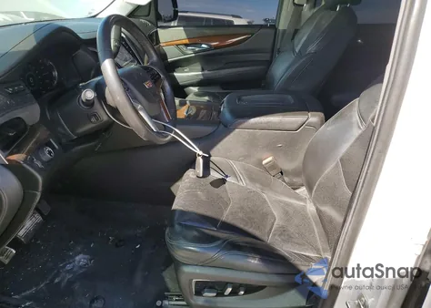 2020 Cadillac Escalade Luxury z USA, uszkodzony, nr VIN 1GYS3BKJ7LR222630